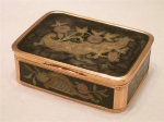Tabatière en or et en écaille