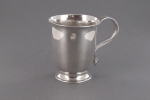 Timbale à anse en argent